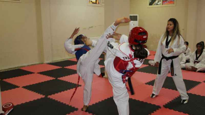 Şırnaklı kadınlar tekvando öğreniyor