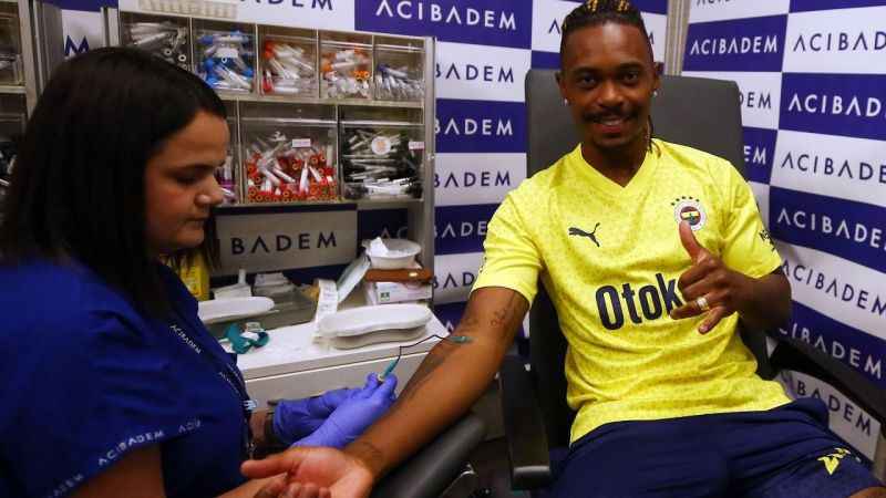 Fenerbahçe'de sağlık kontrolleri başladı