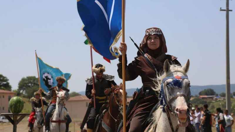 İvrindi’de rahvan at yarışı coşkusu