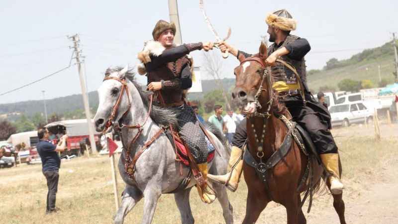 İvrindi’de rahvan at yarışı coşkusu