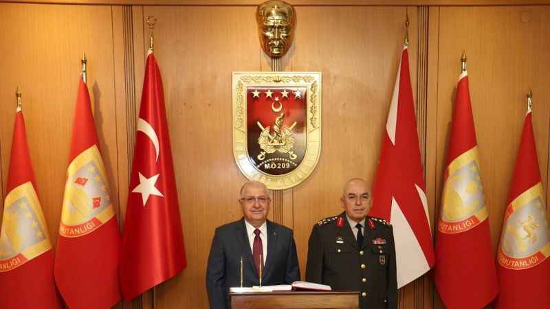 Milli Savunma Bakanı Yaşar Güler’den Kuvvet Komutanlıklarına Ziyaret