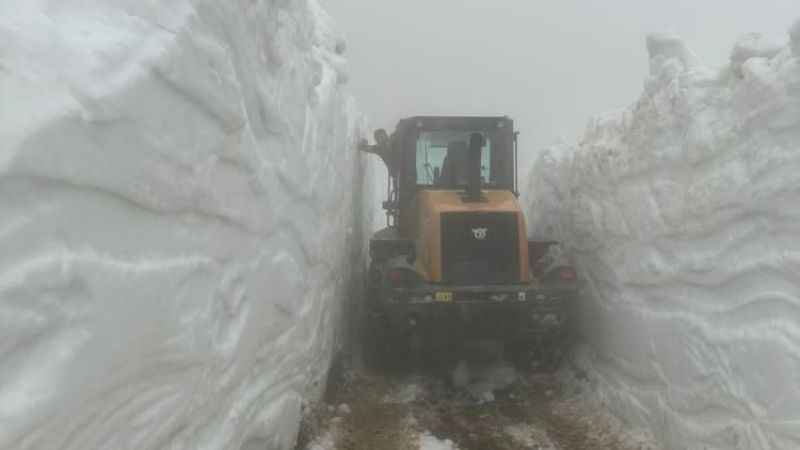Artvin’de yayla yollarında karla mücadele Temmuz ayında da devam ediyor