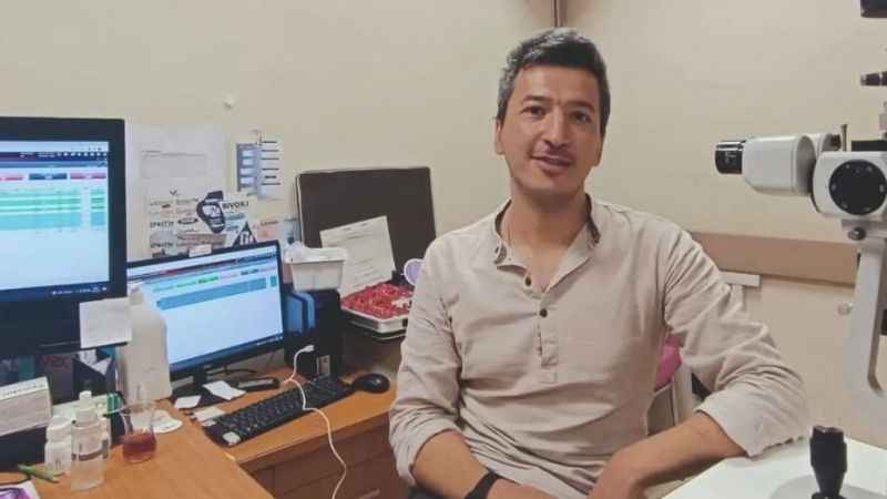 Gözünden sinek larvaları çıktı