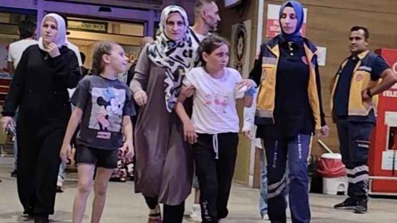 Oyun konsoluna eli sıkışan çocuğun parmağı koptu