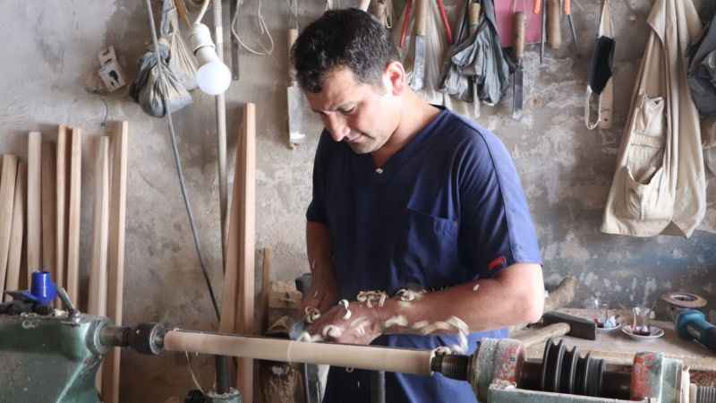 Ahşap beşik yeni nesil beşiklere direniyor