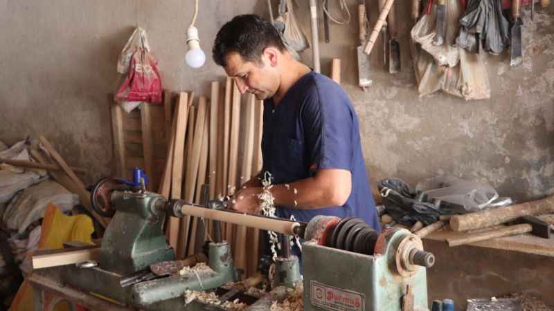 Ahşap beşik yeni nesil beşiklere direniyor