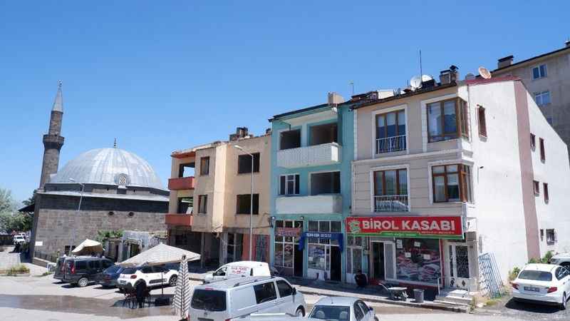 Ahi Toman Baba Türbesi kurtarılıyor