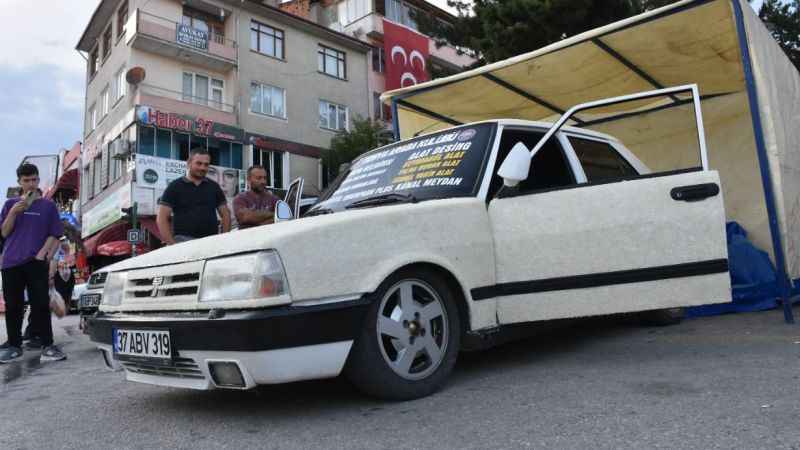 Aracı modifiye edip pirinç taneleri ile kapladılar