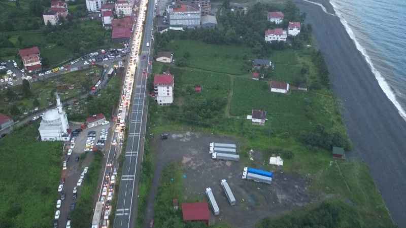 Tır kuyruğu değil telefon kuyruğu