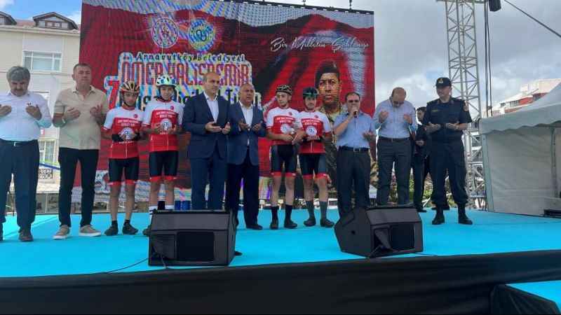 Şehit Ömer Halisdemir için pedal çevirmeye başladılar