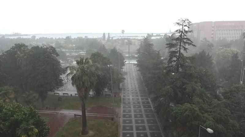 Samsun'da kısa süreli sağanak korkuttu