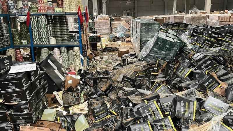 Düzce'de sel kolonya fabrikasını kullanılmaz hale getirdi