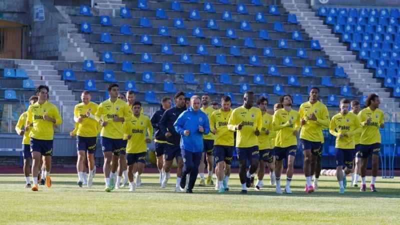 Fenerbahçe, taktik ve pas çalıştı