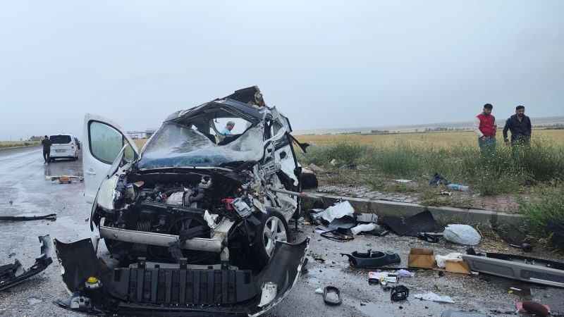 Sivas'taki kazada baba oğul hayatını kaybetti