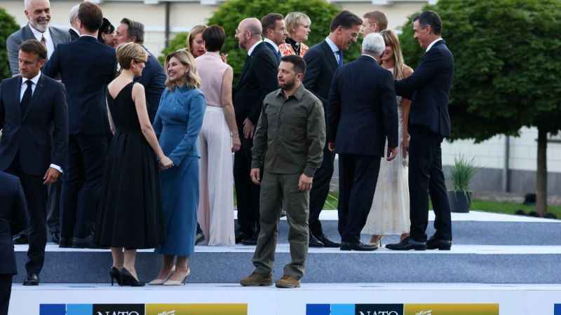 Zelenskiy'in Vilnius'ta dikkat çeken fotoğrafı