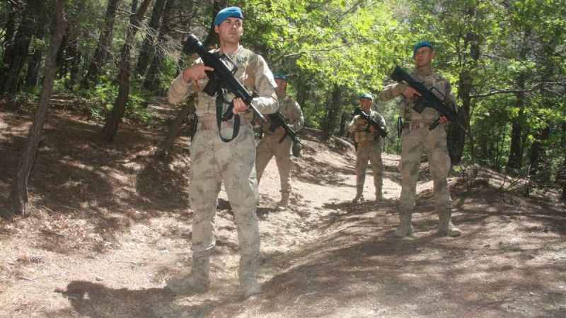 Komandolar Kaz Dağları'nda devriyede