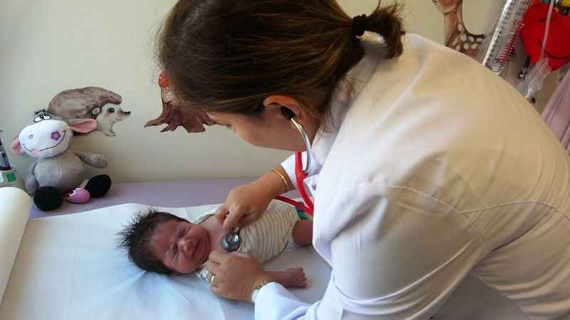 Yemek borusu olmadan doğan bebeğe müdahale