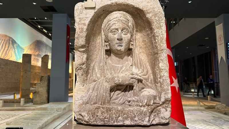 Zeugma mezar steli, Türkiye’ye iade edildi