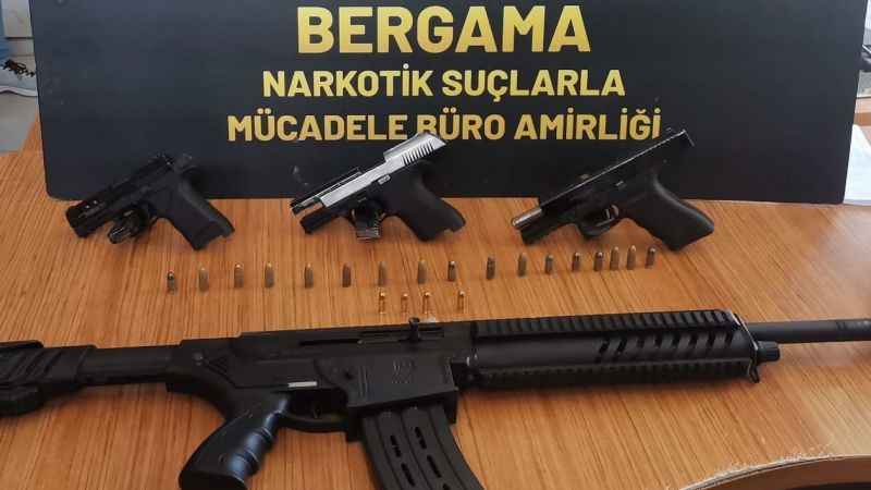 Hakkında 10 ayrı yakalama emri bulunan zanlı kıskıvrak yakalandı