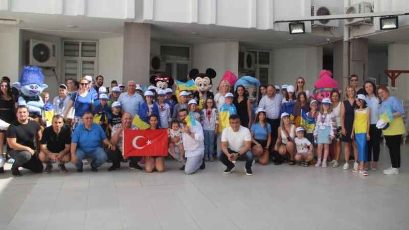 Ukraynalı 40 yetim çocuk savaşın yaralarını Antalya'da saracak