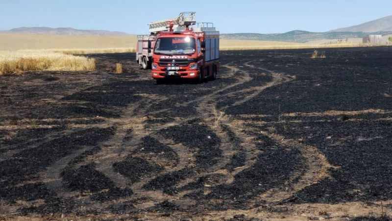 Elazığ'da trafodan çıkan kıvılcım 70 dönümlük ekili alanı kül etti