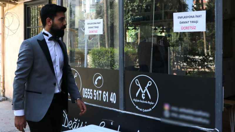 Bu berberde damatlara tıraş ücretsiz