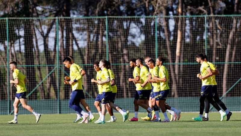 Fenerbahçe, yeni sezon hazırlıklarını sürdürdü