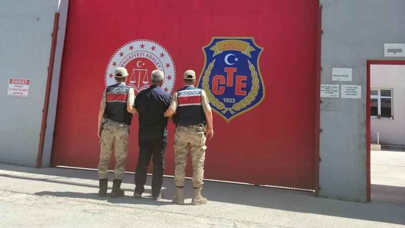 Yangına neden olan bir kişi tutuklandı