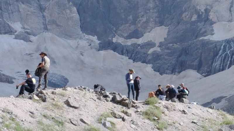 Buzul çukurundan kurtulan çiftten ilk mesaj