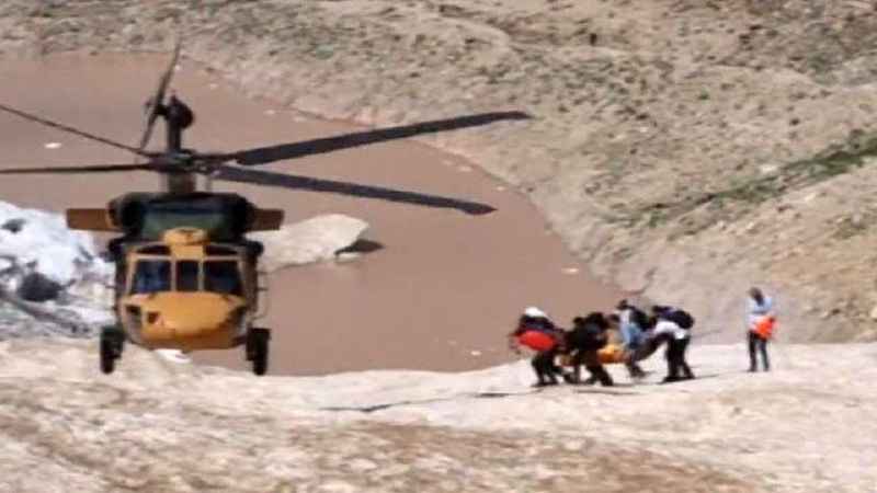 Buzul çukurundan kurtulan çiftten ilk mesaj