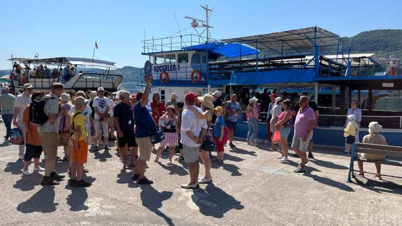 Dev kruvaziyer Amasra Limanında