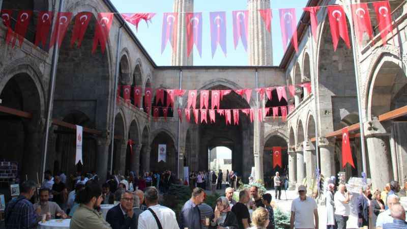 Erzurum Kültür ve Sanat Şenliği başladı
