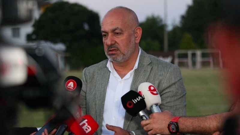Kayserispor Başkanı Çamlı: "Transfer yasağını kaldırmak için gece gündüz çalışıyoruz"