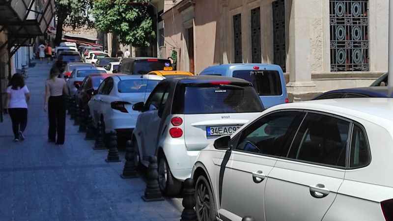 Tarihi Kapalıçarşı'da otopark sorunu yıllardır çözüm bekliyor