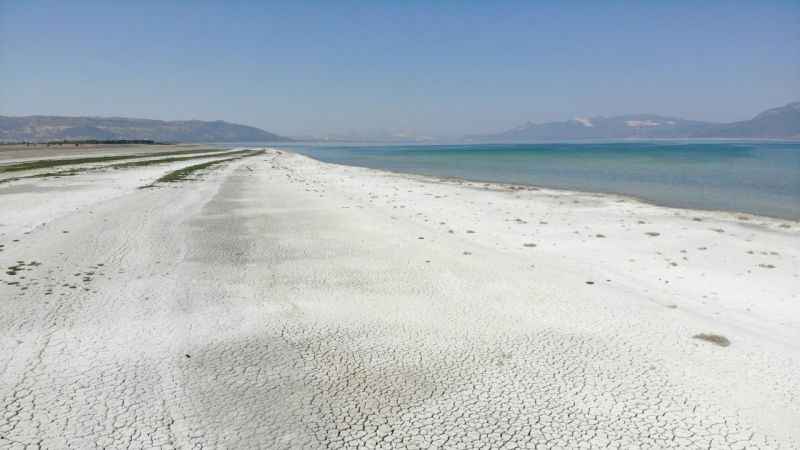 Kuraklıkla boğuşan Burdur Gölü son elli yılda üçte birini kaybetti