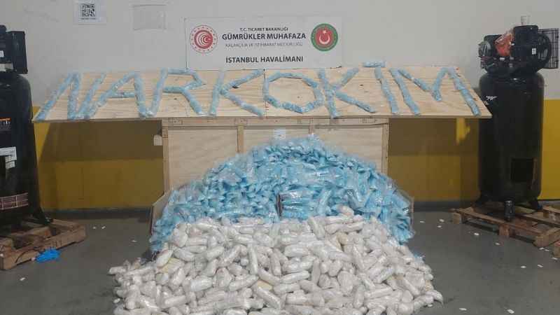 İstanbul Havalimanı'nda 427 kilogram metamfetamin ele geçirildi