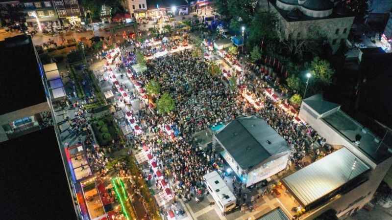 Burak Kut Şilelileri şarkılarıyla coşturdu