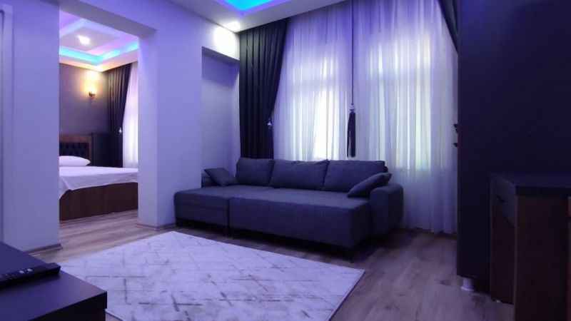 Batman’da 3 bin rakımlı Mereto Dağı eteklerine yapılan öğretmeler evi lüks otelleri aratmıyor