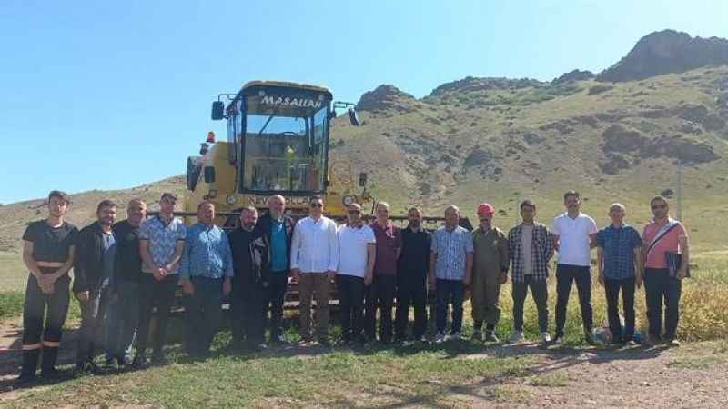 Biçerdöver operatörü kursunda eğitim alan vatandaşlar sertifikalarını aldı