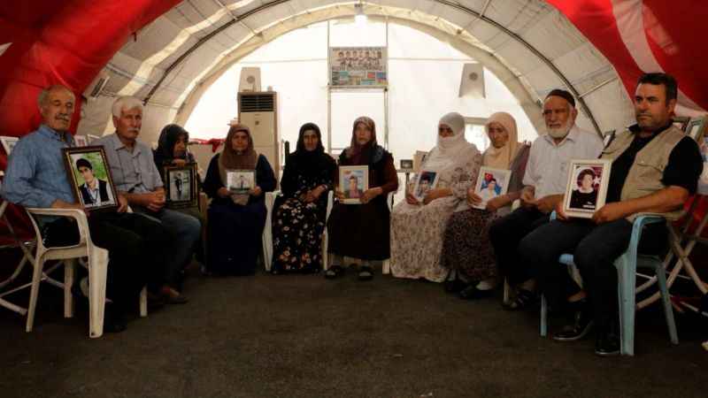 Evlat nöbetindeki Erdinç: “HDP oğlumu Amerika’nın uşağı PKK’ya teslim etti”