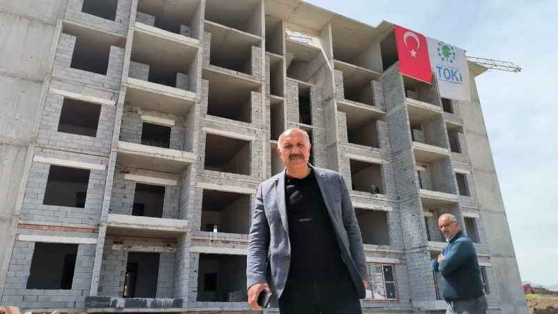 Doğanşehir'de deprem konutları devam ediyor