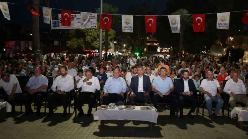 Kafkas dansıyla kendilerine hayran bıraktılar