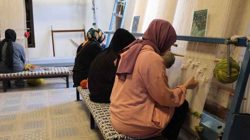 Halı dokuma kursuna yoğun ilgi