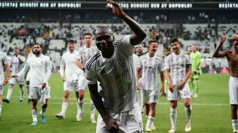 Beşiktaş'ın Tirana galibiyeti taraftarı memnun etmedi