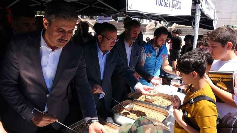 Yozgat’ta 2 bin 500 kişilik aşure dağıtıldı