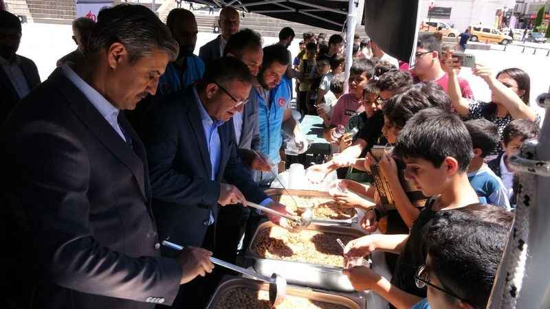 Yozgat’ta 2 bin 500 kişilik aşure dağıtıldı