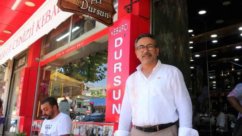 Bu restoranda çatal bıçak kullanmak yasak