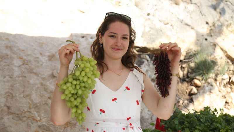 Mersin'de Üzüm Şenliği coşkusu Mersin'de Üzüm Şenliği coşkusu