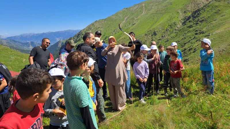 Çocuklar için yaylaya oyun parkı kuruldu