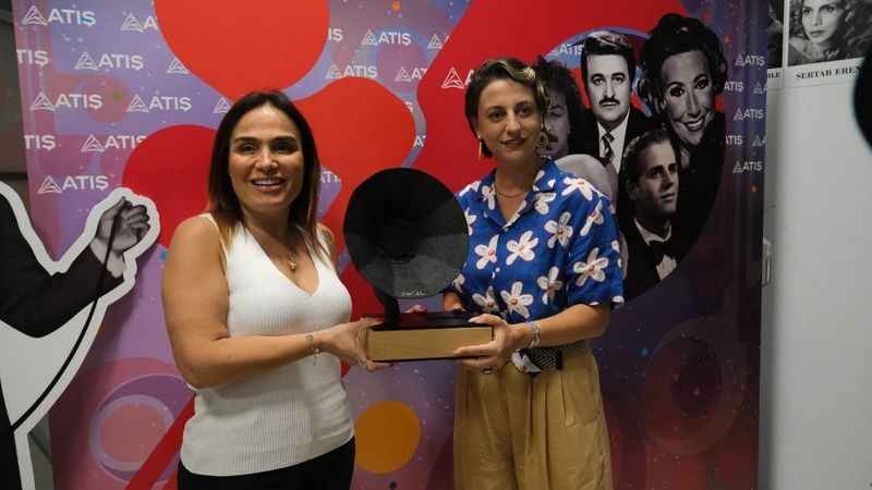 Dilek Türkan Bursalıları mest etti